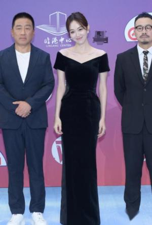 白玉兰红毯女星争艳，万茜绿发、唐嫣艳压，谁才是真·红毯女王？