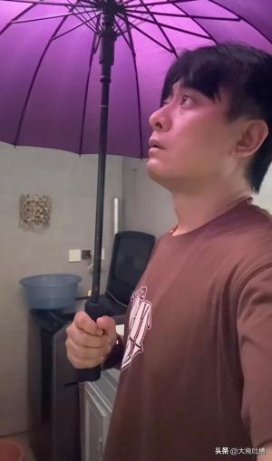 被上海暴雨控住的家：陈龙在家“打伞避雨”，陈赫家像“水帘洞”  第4张