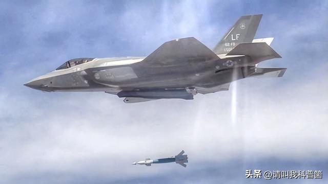 F-22掩护，美F35在南海投下7枚炸弹，菲海军和无人机偷偷传递情报  第10张