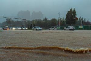 河南省暴雨来袭，多地发布农田渍涝中风险预警，农业生产面临挑战  第3张