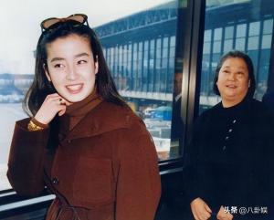 宫泽理惠：颜值不输王祖贤，14岁走红却被亲妈“毁半生”的乖乖女